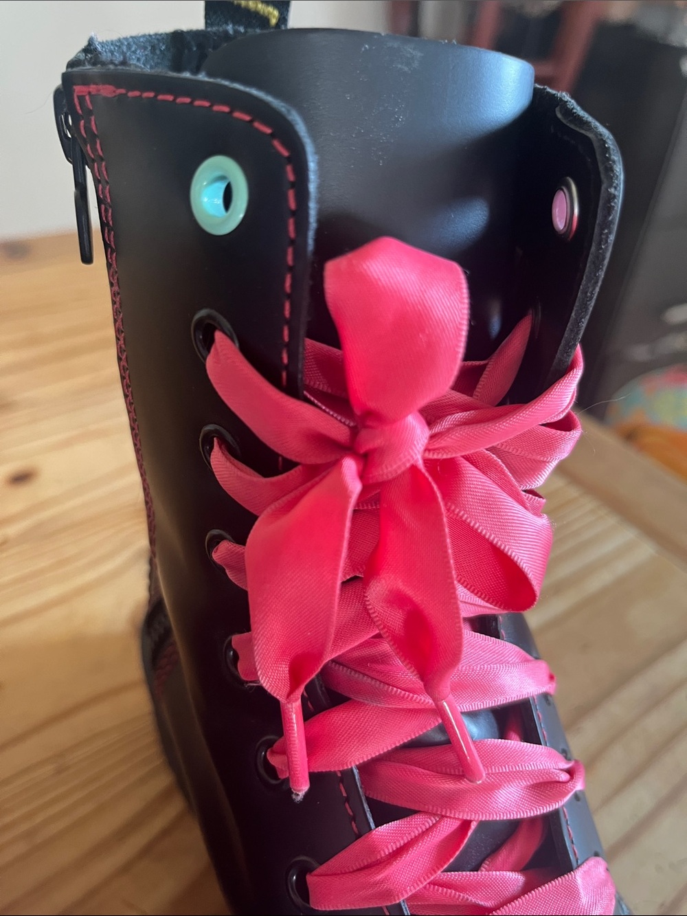 Dr. Martens x Hello Kitty and Friends Jadon - Picture 7 of 15